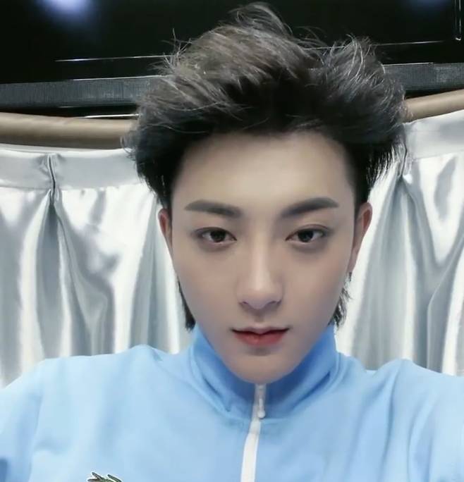 그룹 EXO 전 멤버 타오(본명 황쯔타오)/인스타그램