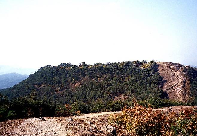대구 북구 함지산 정상부에 있는 팔거산성 전경. /국가유산청