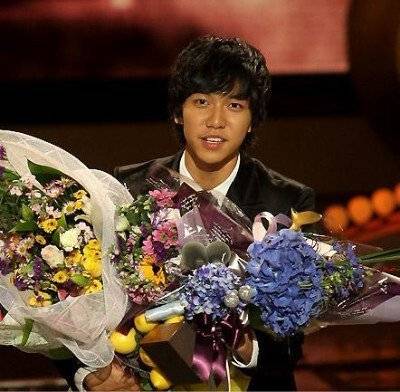 국민예능, 드라마, 노래 모두 승승장구하며 이미지 엄청좋다가 한순간 추락한 인물.JPG