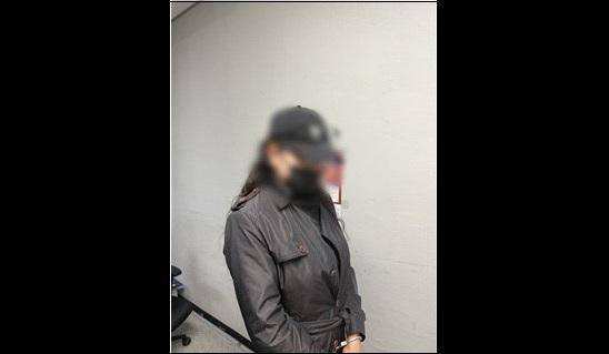 여장을 한 상태로 고령 여성 상인들에게 접근해 무전취식을 하거나 돈을 빌린 뒤 도주한 50대 남성이 구속 상태로 검찰에 넘겨졌다. 대전경찰청 제공