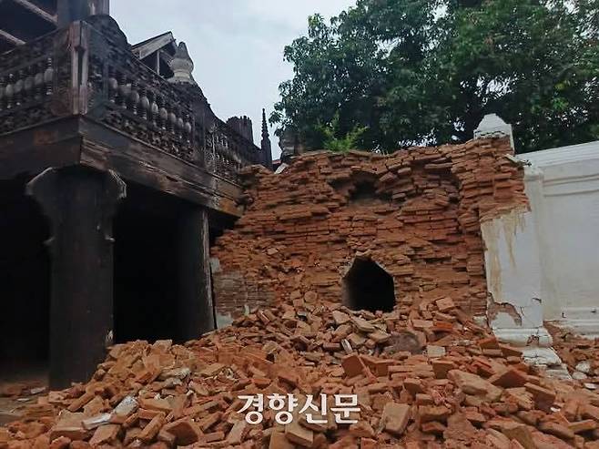 지난 15일 미얀마 만달레이의 타다우 지역의 모습. 지진으로 무너진 건물들이 방치되어 있다. 자니 제공