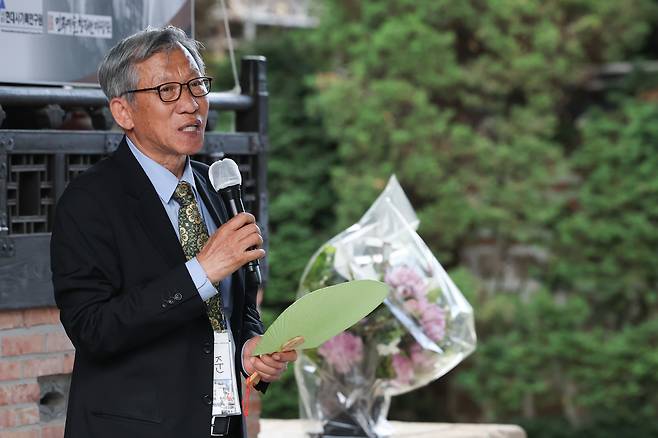 유홍준 전 문화재청장이 지난해 서울 종로구 윤보선 전 대통령 고택에서 열린 ‘6.3 학생운동 60주년 학술회의’에서 발언하고 있다. 성동훈 기자