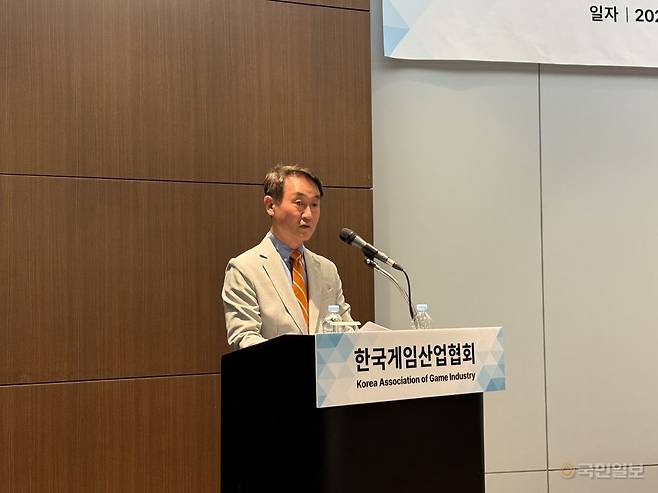 조영기 한국게임산업협회장은 29일 서울 강남구 코엑스에서 열린 취임 기자간담회에서 국내 게임 산업에 드리운 위기에 대응하기 위해 ‘연결·소통·협력’을 세 가지 핵심 과제로 내세웠다.