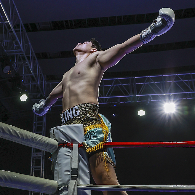 KBM 헤비급 챔피언 김정현이 2025년 4월 경기도 남양주체육문화센터 타이틀 2차 방어 성공 후 감회에 젖어 있다. 사진=FINAL FLASH 박종혁 기자