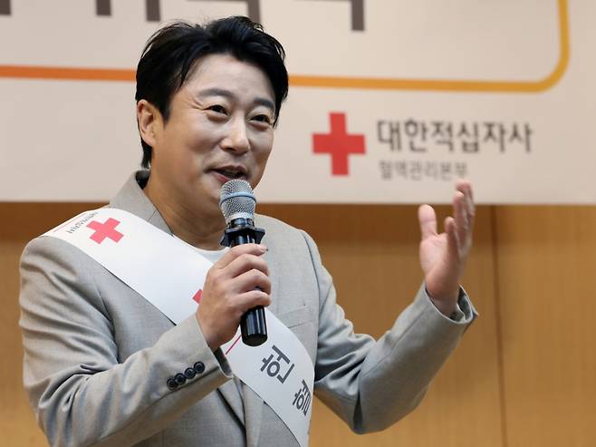 이수근이 뇌성마비를 앓는 둘째 아들을 유학보냈다며 3개월 차인데 영어가 하나도 안 늘었다고 고백했다. /사진=뉴스1