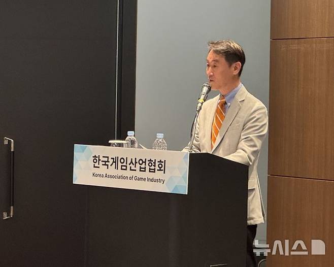 [서울=뉴시스] 윤정민 기자 = 조영기 한국게임산업협회장(사진)이 29일 오후 서울 강남구 코엑스에서 열린 협회장 취임 기자간담회에서 인사말을 하고 있다. 2025.04.29. alpaca@newsis.com