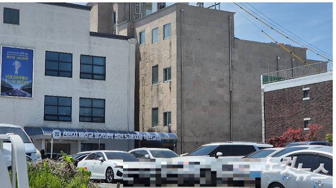 신천지가 지난 2016년 매입한 예식장 건물. 신천지 익산교회 전경. 심동훈 기자