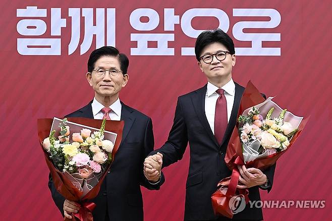 김문수·한동훈, 국민의힘 최종 경선 진출…내달 3일 후보 선출
