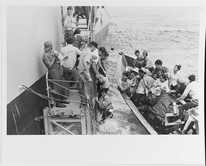 베트남 패망. (출처: 미국 국립문서기록관리청, 1975. Public domain, via Wikimedia Commons)