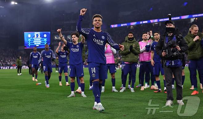 PSG가 아스널 안방에서 승전고를 울리는 순간, 이강인은 필드에 없었다. ⓒ AFP=뉴스1