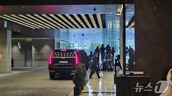 도널드 트럼프 미국 대통령의 장남 트럼프 주니어가 30일 1박2일 일정으로 방한해 국내 주요 기업 총수들과 면담을 진행하고 있다. 30일 서울 강남구 조선팰리스 호텔. ⓒ News1 윤수희 기자