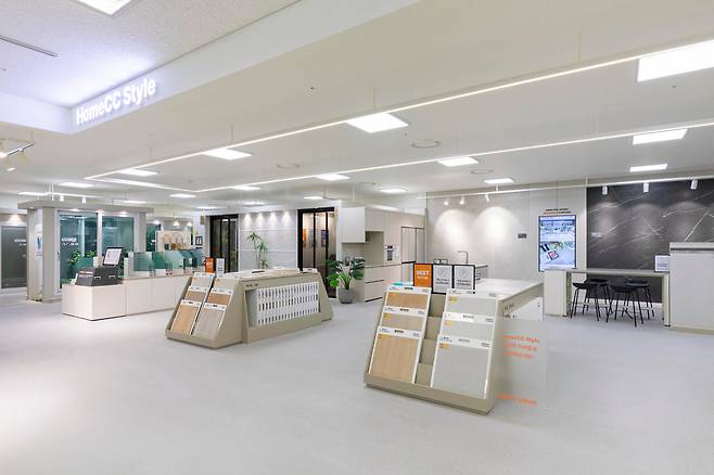 KCC글라스가 홈씨씨 인천점에 오픈한 홈리모델링관의 홈씨씨 스타일관 전경. /KCC글라스 제공