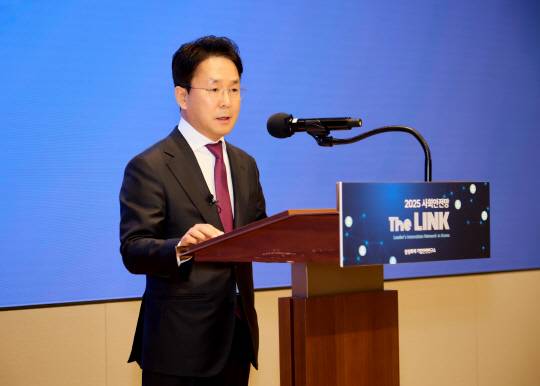 이문화 삼성화재 대표가 지난 29일 서울 서초구 삼성금융캠퍼스에서 열린 '사회안전망 The LINK' 행사에서 환영사를 하고 있다. [삼성화재 제공]