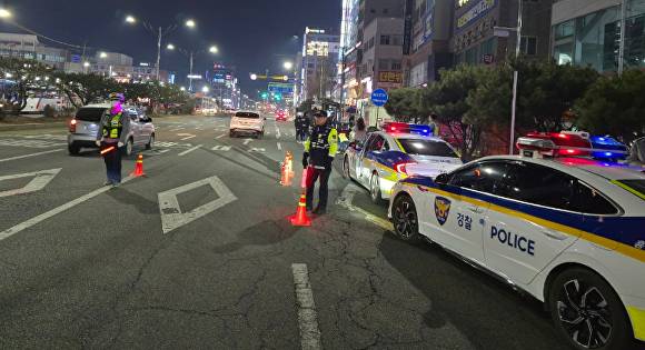 경찰의 삼일절 폭주 행위 단속 모습. [사진=충북경찰청]