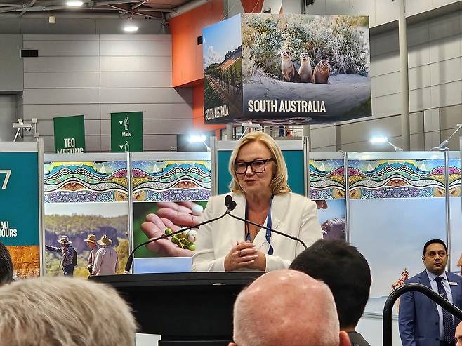 ATE25 개막식에서 필리파 해리슨(Phillipa Harrison) 호주관광청장이 인사말을 하고 있다(사진=정상미)