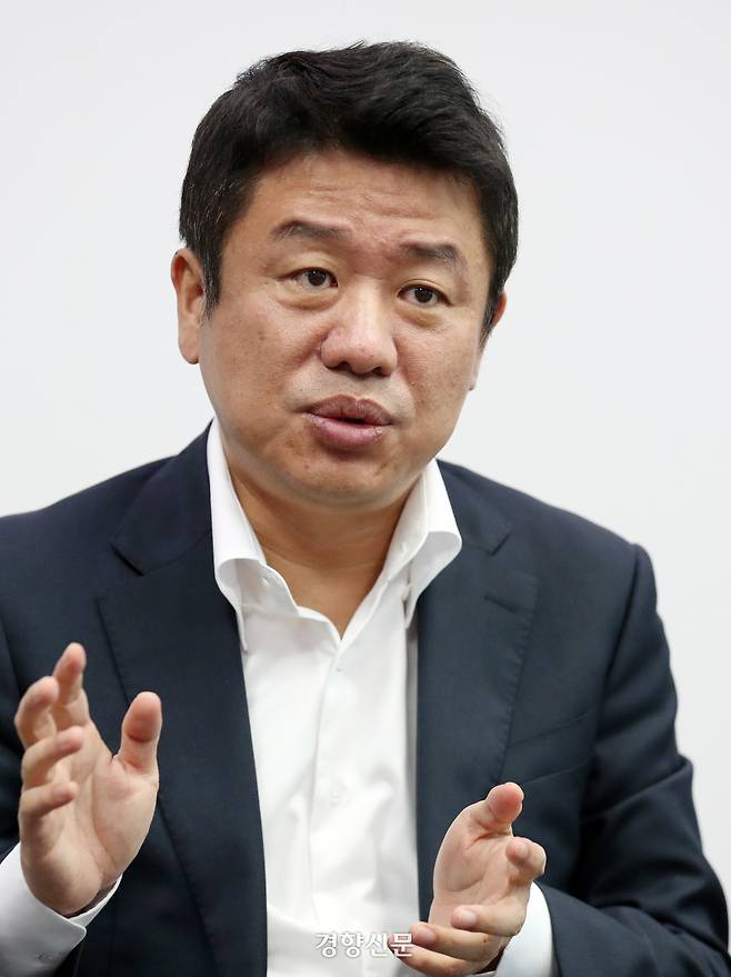 유의동 전 국민의힘 의원이 2024년 5월23일 국회 의원회관에서 경향신문과 인터뷰하고 있다.