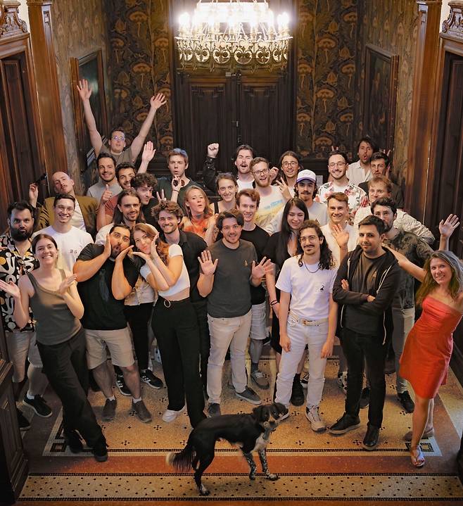 '클레르 옵스퀴르: 33' 개발진. 스마일게이트 제공