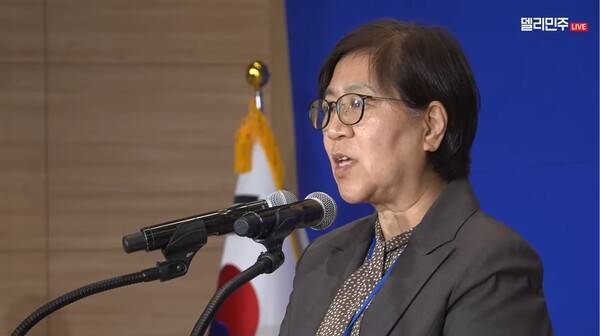 ▲이재명 더불어민주당 대선후보 총괄선대위원장을 맡은 정은경 전 질병관리청장이 30일 선대위 출범식에서 폭정과 내란에 분노했다면서 가만히 있을 수 없어 참여하기로 했다고 밝히고 있다. 사진=더불어민주당 영상 갈무리