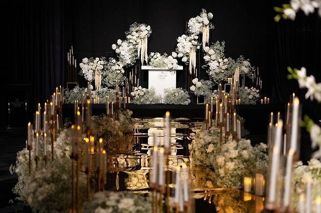 쉐라톤 그랜드 인천 호텔이 클로드 모네 대표작 ‘수련’에서 영감을 받아 기획한 웨딩 페어를 개최한다. / 사진=쉐라톤 그랜드 인천 호텔