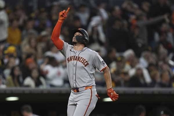 아다메스는 이날 홈런 포함 장타 2개를 기록했다. 사진= AP= 연합뉴스 제공