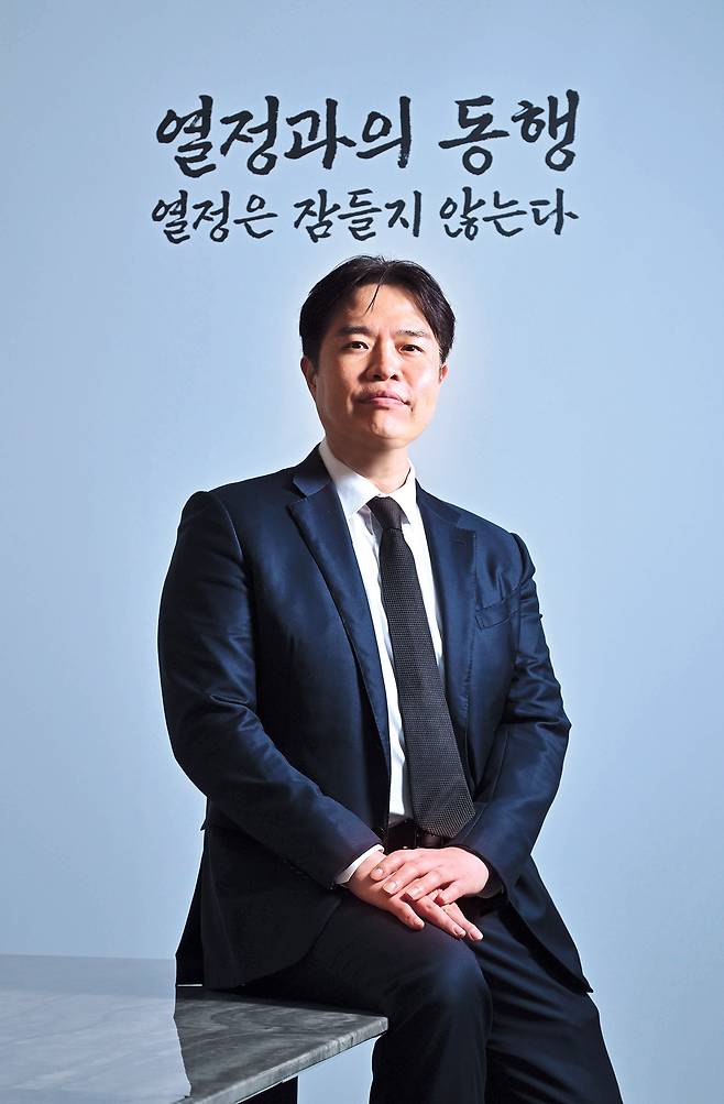 열정국밥의 창업자 겸 대표인 전경훈 씨가 서울 강남구 열정코리아 사무실에서 인터뷰를 하고 있다. (임세준 기자/코리아헤럴드)
