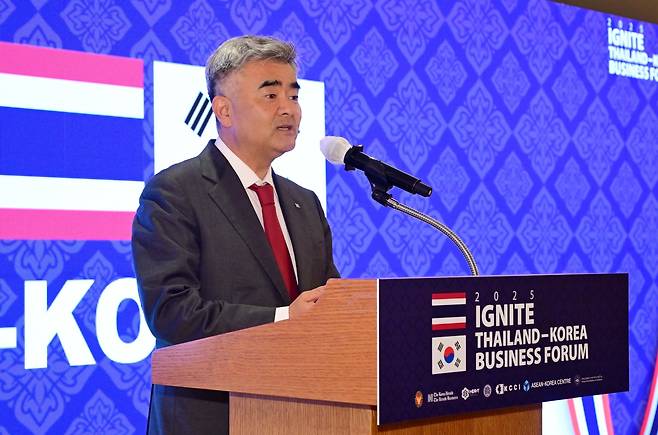 정원주 헤럴드미디어그룹·대우건설 회장이 공식만찬에서 개회사를 하고 있다. 이상섭 기자