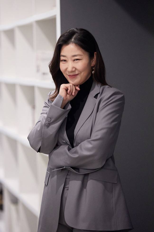 라미란도 봉준호 감독의 ‘괴물’에서 발동동 아줌마로 출연했다.(씨제스스튜디오)