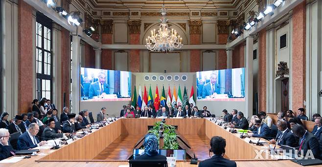 [리우데자네이루=신화/뉴시스] 28일(현지 시간) 브라질 리우데자네이루 이타마라티 궁전에서 브릭스(BRICS) 외무장관 회의가 열리고 있다. 2025.04.30.