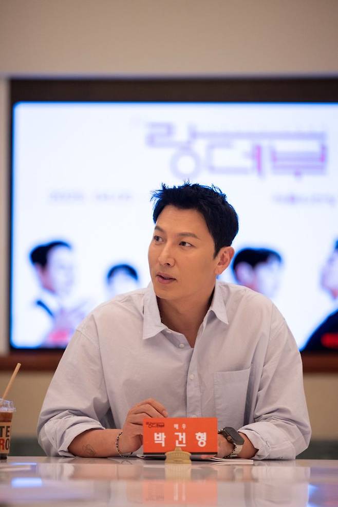 [서울=뉴시스] 30일 서울 서초구 예술의전당에서 열린 라운드인터뷰에 참석한 배우 박건형.(사진=예술의전당 제공) 2025.04.30. photo@newsis.com *재판매 및 DB 금지