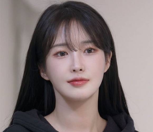 리원. 웨이브 ‘너의 연애’ 공식 인스타그램 캡처