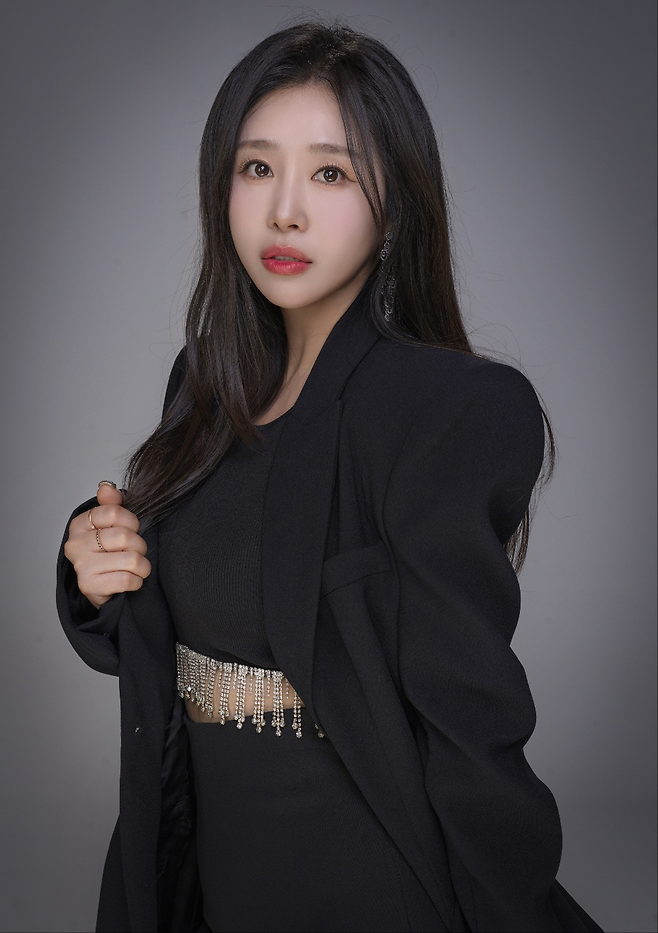 채윤. 제이제이엔터테인먼트