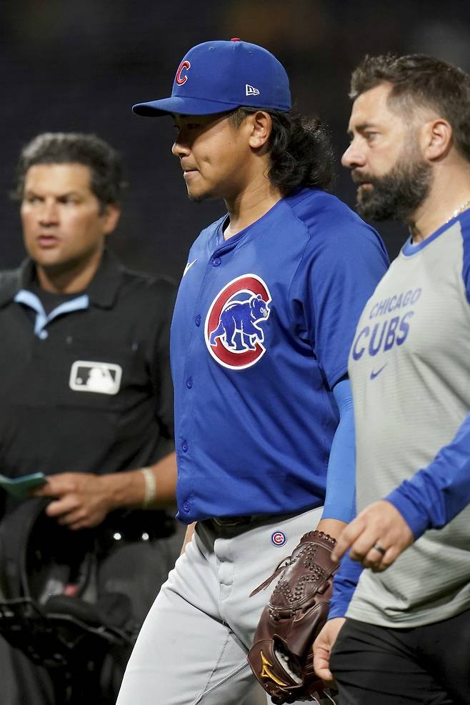 부상으로 마운드를 내려오는 이마나가 쇼타.    피츠버그 | AP연합뉴스