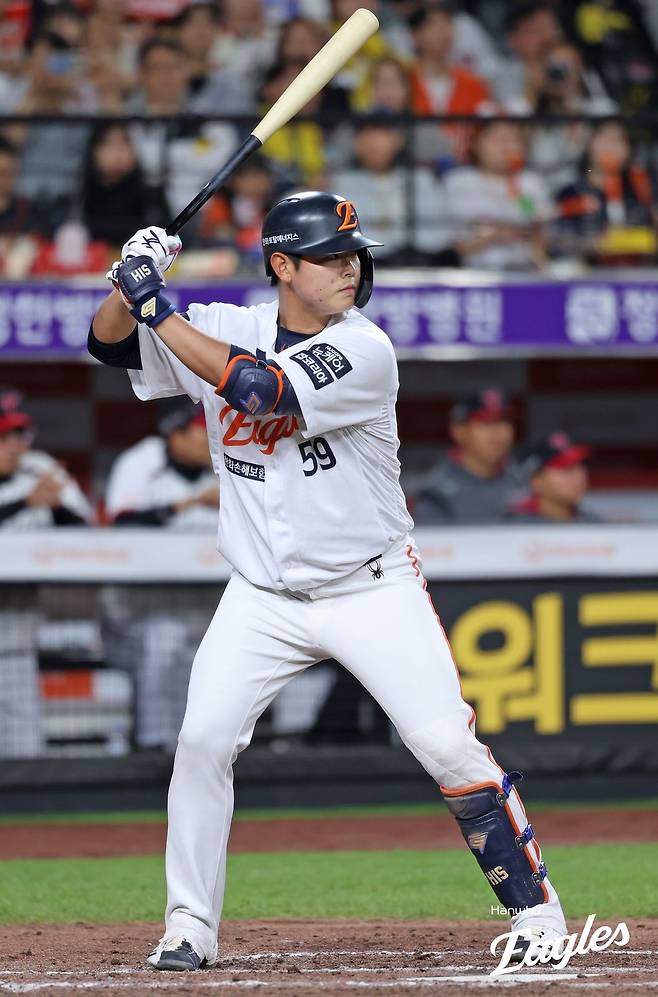한화 허인서가 30일 대전 LG전 8회 대타로 출전해 타격하고 있다. 한화 이글스 제공