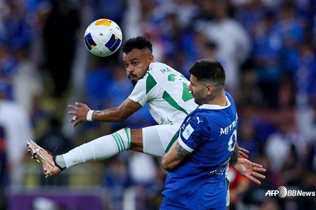 알렉산다르 미트로비치(오른쪽). /AFPBBNews=뉴스1