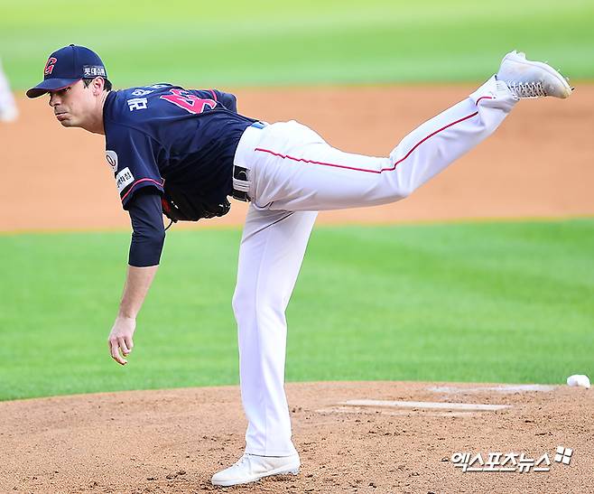 KBO리그 롯데 자이언츠에서 2015년부터 2019년까지 활약했던 미국 출신 좌완 브룩스 레일리가 4월 30일 뉴욕 메츠와 1+1년 계약을 체결했다. 사진 엑스포츠뉴스 DB