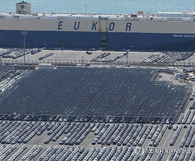 '수출 대기 중' [연합뉴스 자료사진]