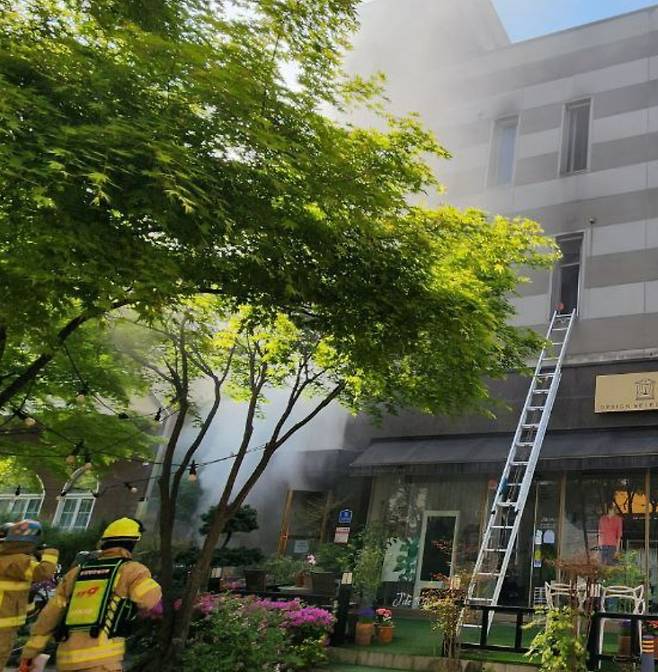 성남 화재 현장 [경기도소방재난본부 제공. 재판매 및 DB 금지]