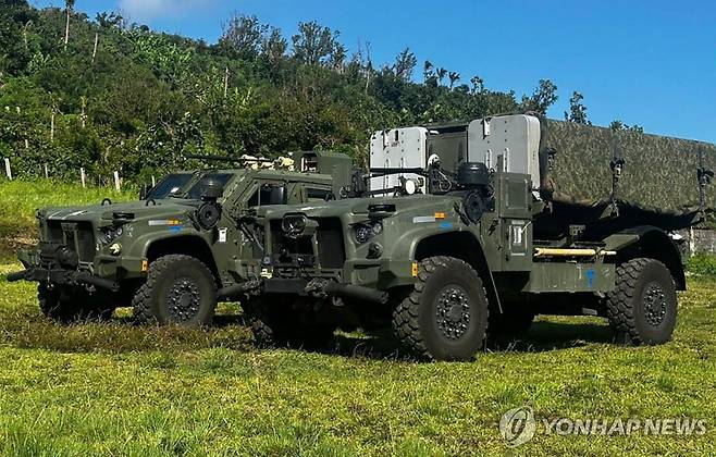 미군·필리핀군 합동훈련에 등장한 네메시스 지난 26일(현지시간) 필리핀에서 열린 미군·필리핀군 연례 합동훈련 '발리카탄 2025'에 참가한 미군의 최신 대함 미사일 시스템 '해군·해병대 원정 선박 차단 체계'(NMESIS·네메시스)의 모습. 2025.04.30
[AFP 연합뉴스 자료사진. 재판매 및 DB 금지]