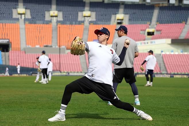 두산 유니폼입고 새 출발 한 고효준