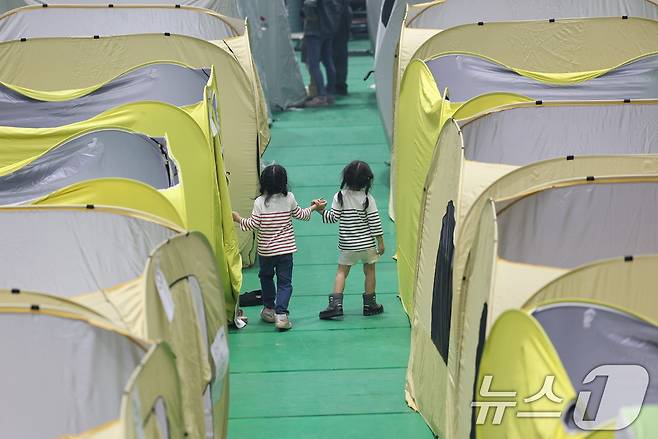 26일 경북 안동시 안동체육관에 산불 이재민을 위한 대피소가 마련돼 있다. 2025.3.26/뉴스1 ⓒ News1 이승배 기자