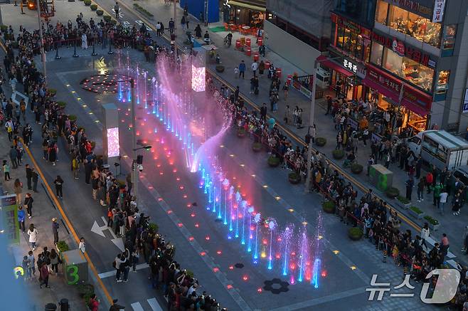 고운바다길 음악분수(해운대구청 제공. 재판매 및 DB 금지)