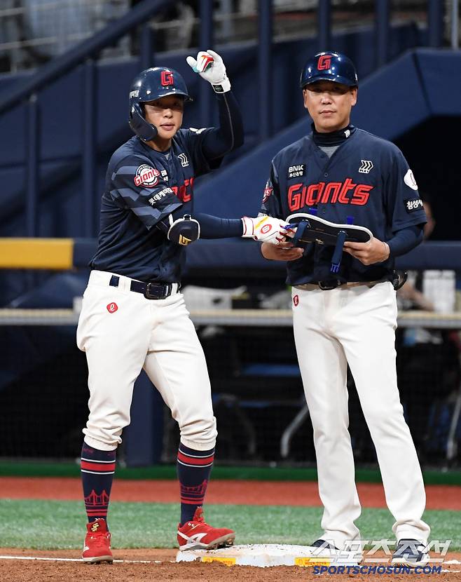 부상으로 이탈한 전민재가 마음 편히 회복에만 전념할 수 있었던 장면.