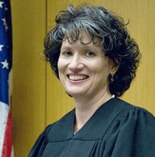 이본느 곤잘레스 로저스 판사