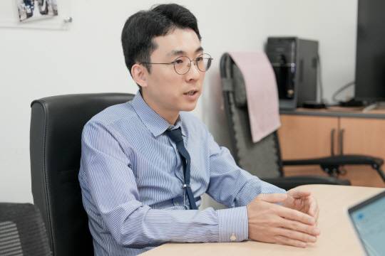 이현욱 UNIST 교수