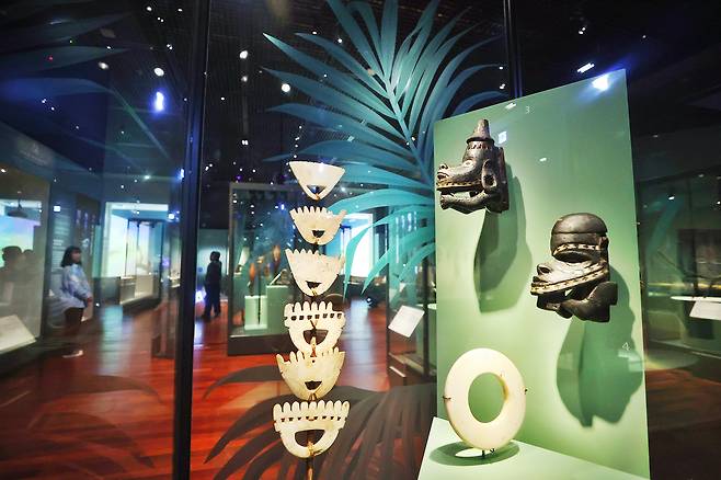 The exhibition “Mana Moana: Arts of the Great Ocean, Oceania” at the National Museum of Korea on Tuesday in Seoul (Yonhap)