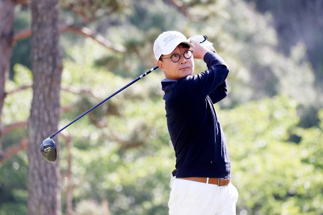 2025 KPGA 챔피언스투어 개막전 ‘KPGA 레전드 클래식 시리즈 1’ 우승을 차지한 이인우. KPGA 제공