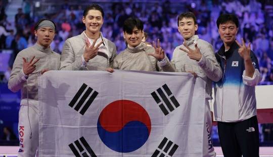 올림픽 3연패 달성한 펜싱 남자 사브르 대표팀. 사진[연합뉴스]