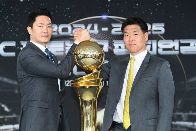 전희철 감독(왼쪽)과 조상현 감독./KBL