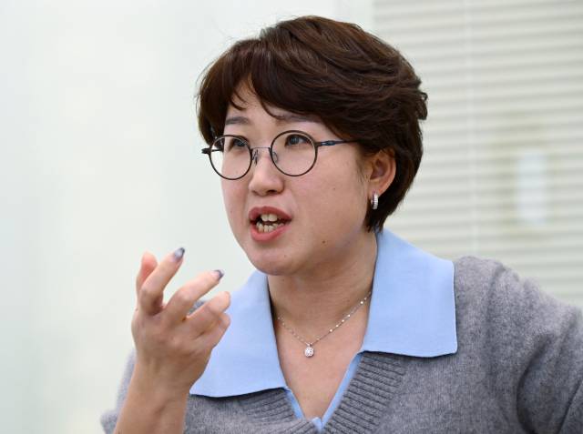 한수진 유컴패니온그룹 회장이 25일 서울 강남구 유컴패니온 본사에서 서울경제신문과 인터뷰를 하고 있다. 성형주 기자