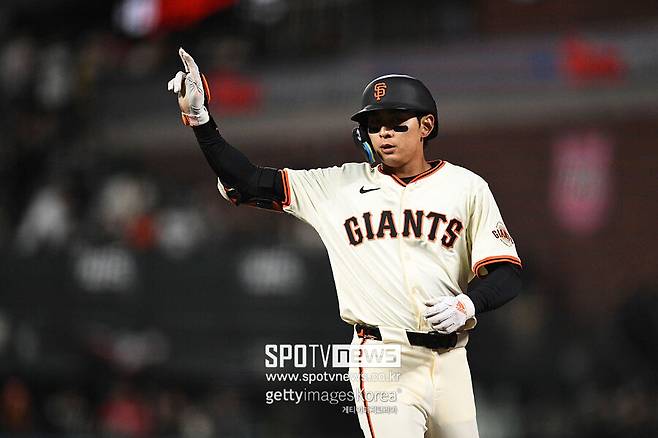 ▲ 이정후는 개인 연속 경기 안타 최장 기록은 11경기에 도전하고 있다